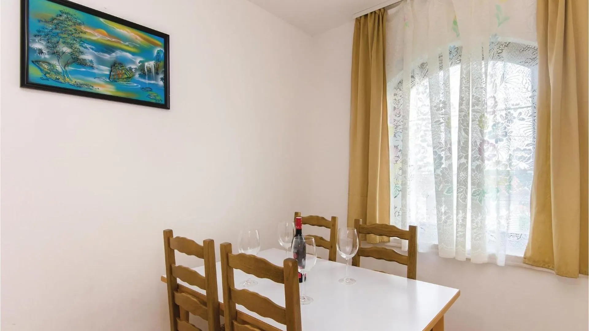 Gorgeous Apartment In Okrug Gornji With Kitchen Trogir 0*,  Croatie